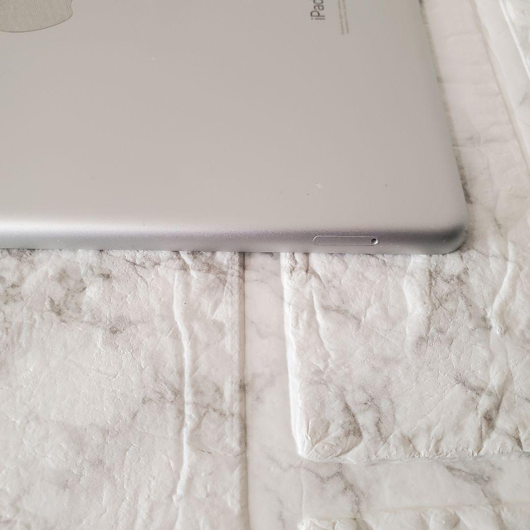250 iPad 8世代 32GB SIMフリー シルバー