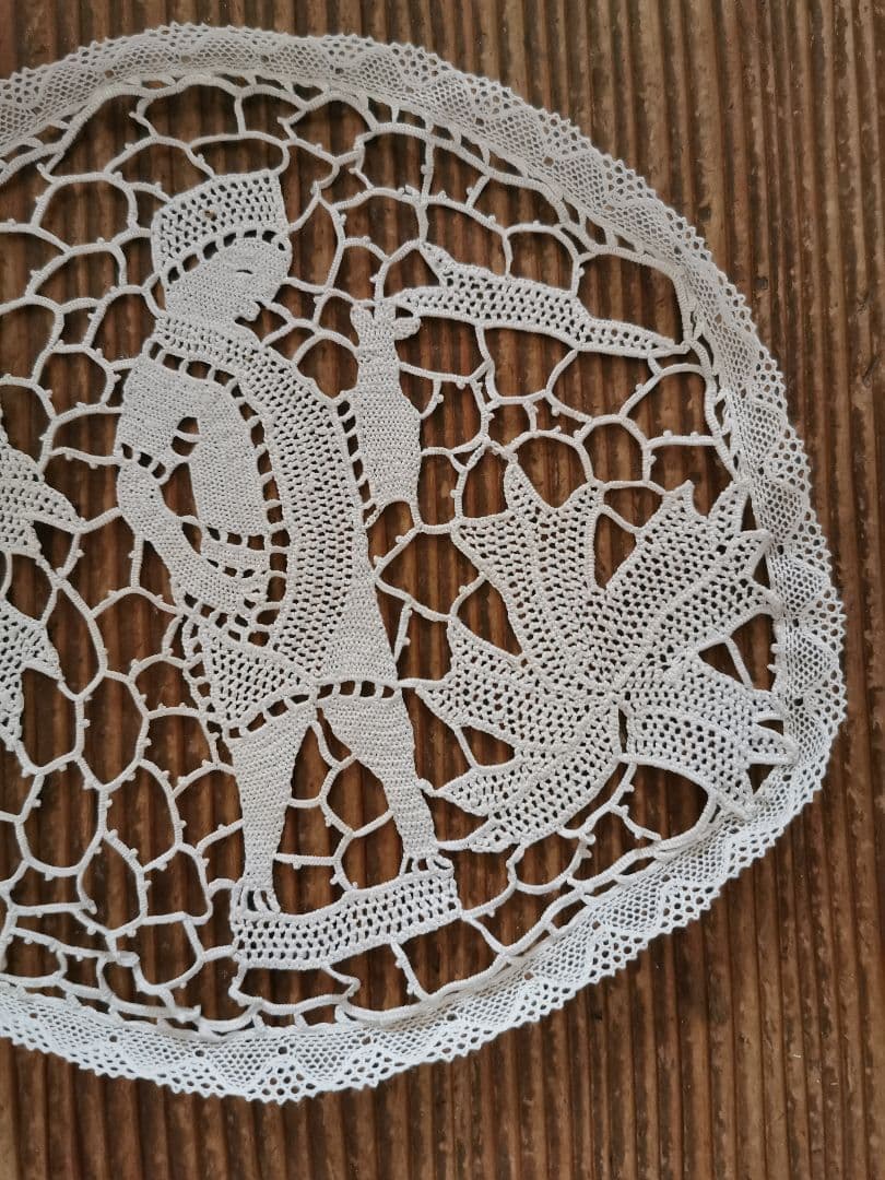 アンティーク ポワンドヴェニスレース ブラーノ島ドイリー ボビンリネン装飾付