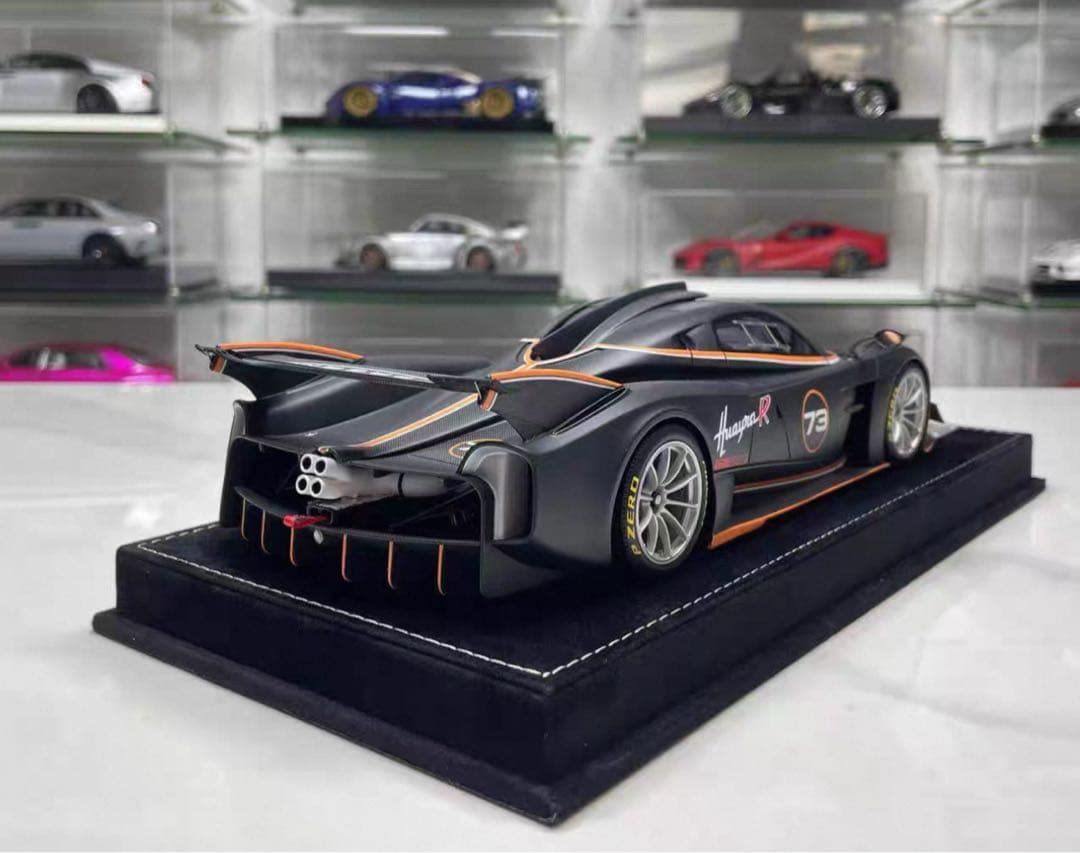 新発売 HH モデル 1/18 パガーニ ウアイラ マットブラック ミニカー