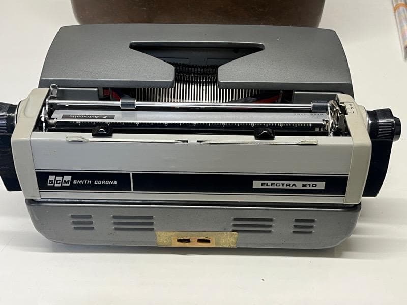 SMITH−CORONA 　ELECTRA 210 タイプライター　動作品