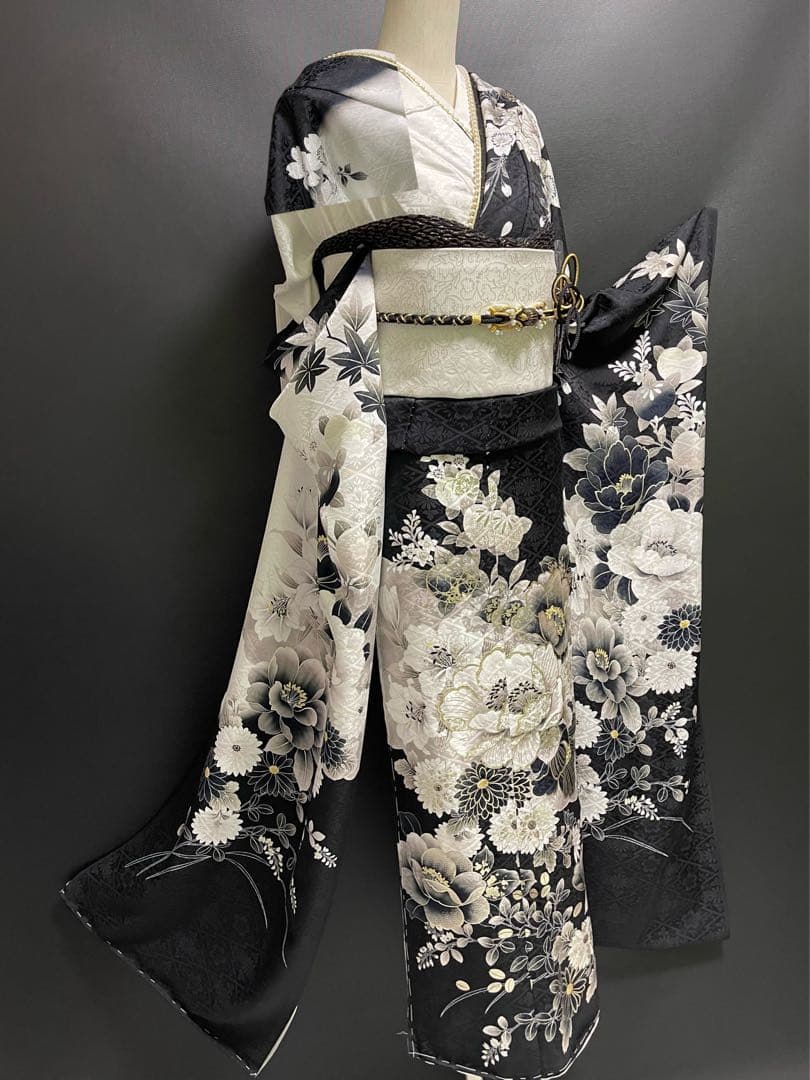 クール系モノトーンコーデ 振袖＋帯揚げ＋帯締め【白金彩刺繍振袖◆吉祥花】