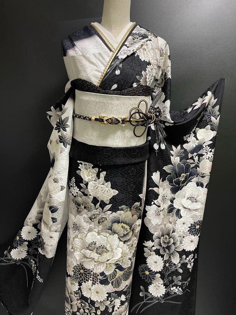 クール系モノトーンコーデ 振袖＋帯揚げ＋帯締め【白金彩刺繍振袖◆吉祥花】