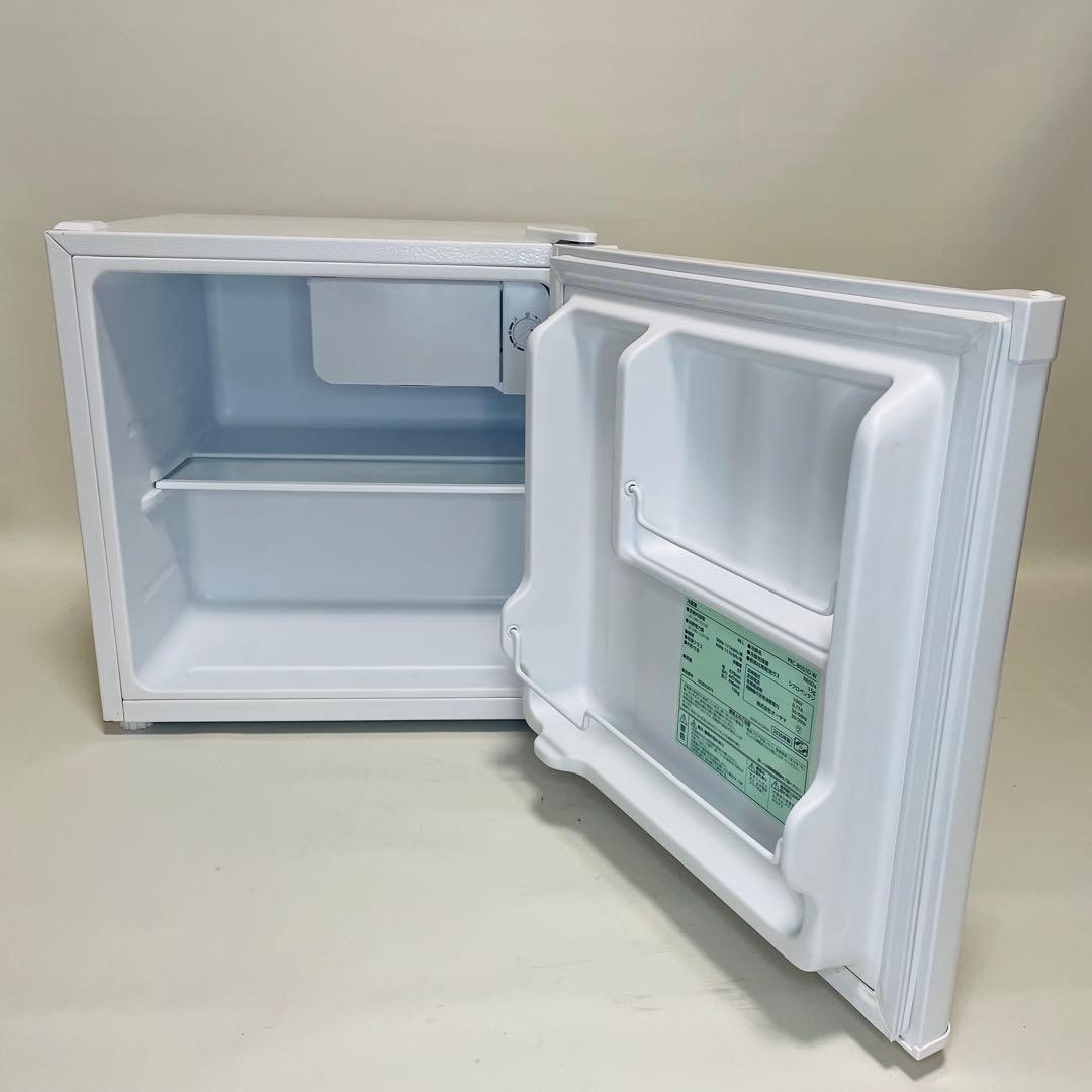 【美品、動作確認済み】アイリスプラザ　小型冷蔵庫 46L PRC-B051D