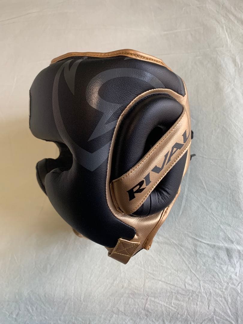 RIVAL ヘッドギア 黒/金 耳保護付き