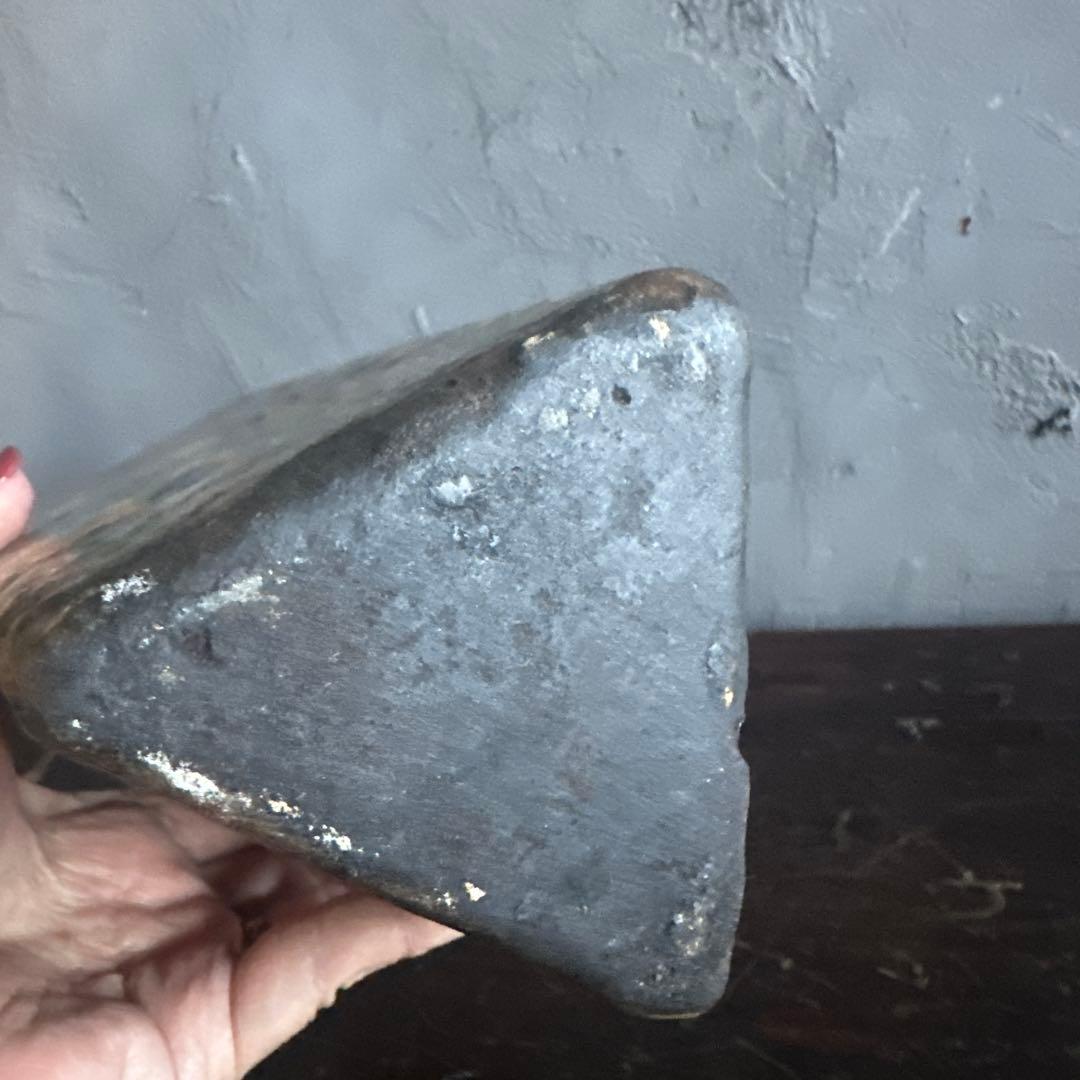 ヴィンテージ　花柄装飾の陶器瓶