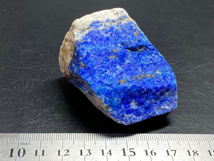 ラピスラズリ　原石　147g