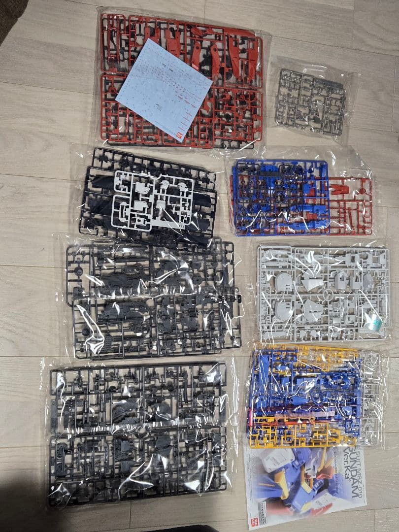 ZZ GUNDAM \"Ver.Ka\" 1/100 プラモデル