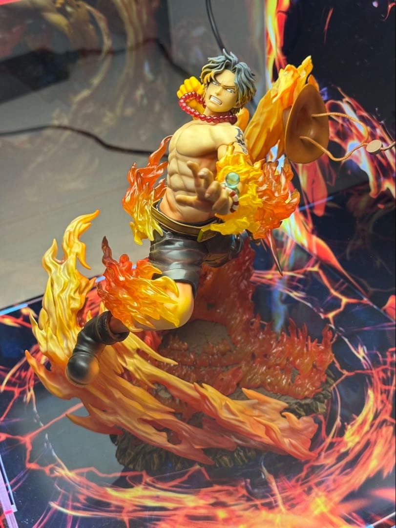 POP MAXIMUM ワンピース フィギュア エース 火拳 LEDケース付き