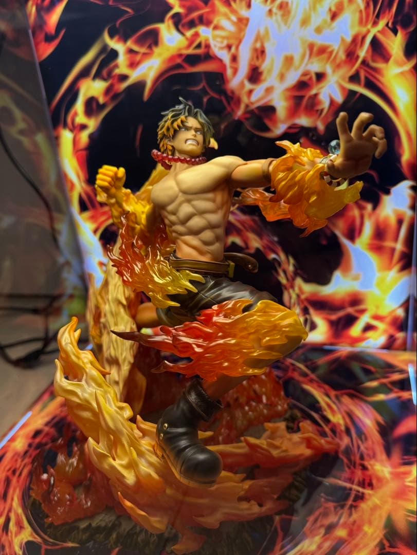 POP MAXIMUM ワンピース フィギュア エース 火拳 LEDケース付き