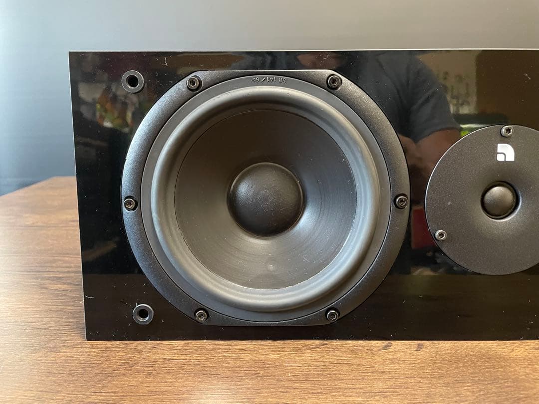 センタースピーカー audio pro black vector