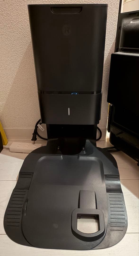 iRobot Roomba i3＋　自動ゴミ収集機能（クリーンベース）付き