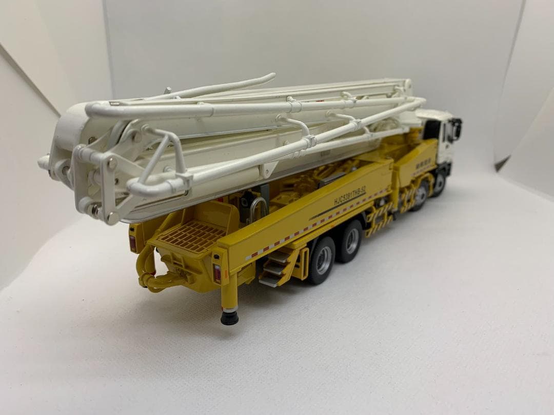 605-002 建機 1/38 いすゞ SHANTUI コンクリートポンプ車