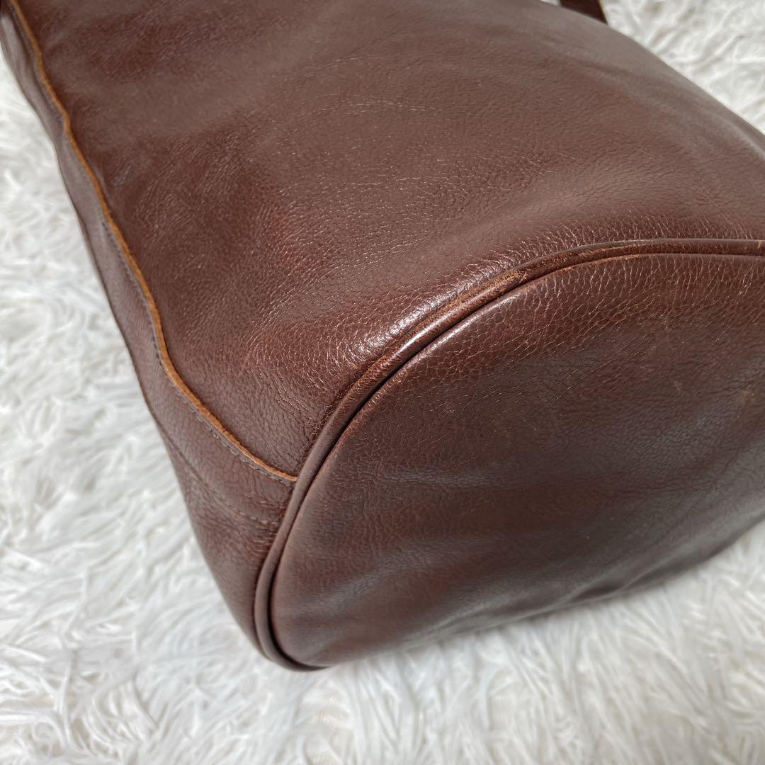 イルビゾンテ　ショルダーバッグ　ダークブラウン　シボ革　ユニセックス