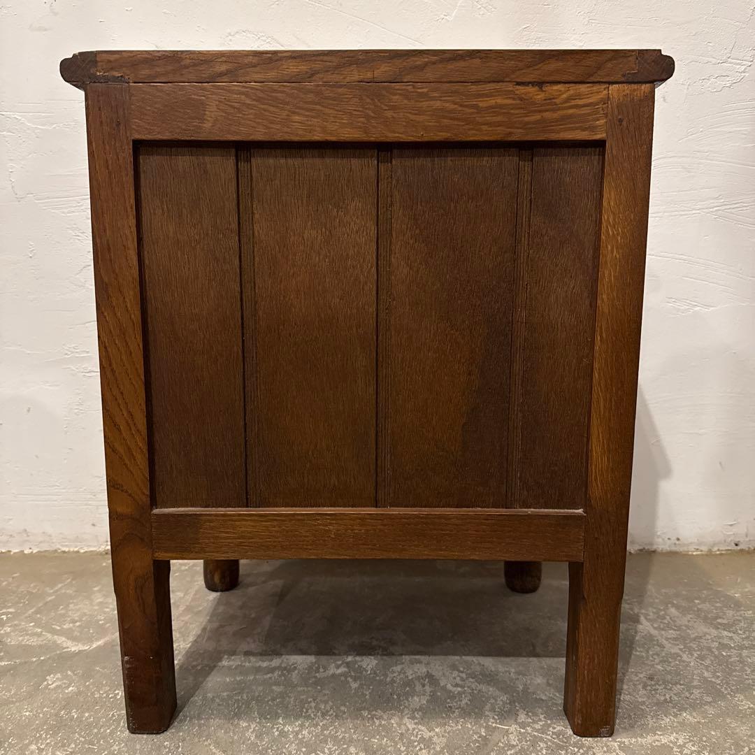 年末年始saleヴィンテージ　木製サイドテーブル　扉収納付き