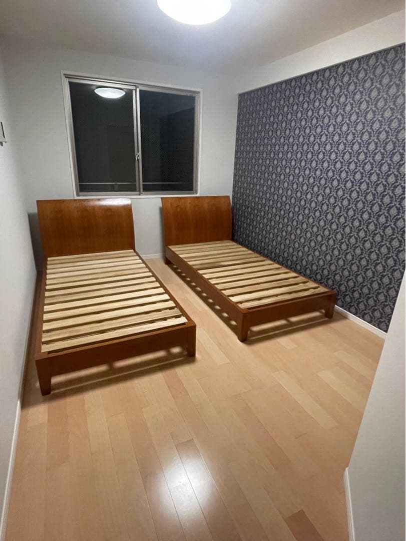 mei1台目　ベッドフレームシングル2台セット