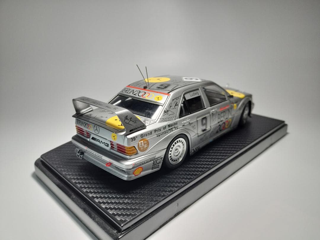 1/24 メルセデスベンツ 190E ベルリン2000 プラモデル 完成品