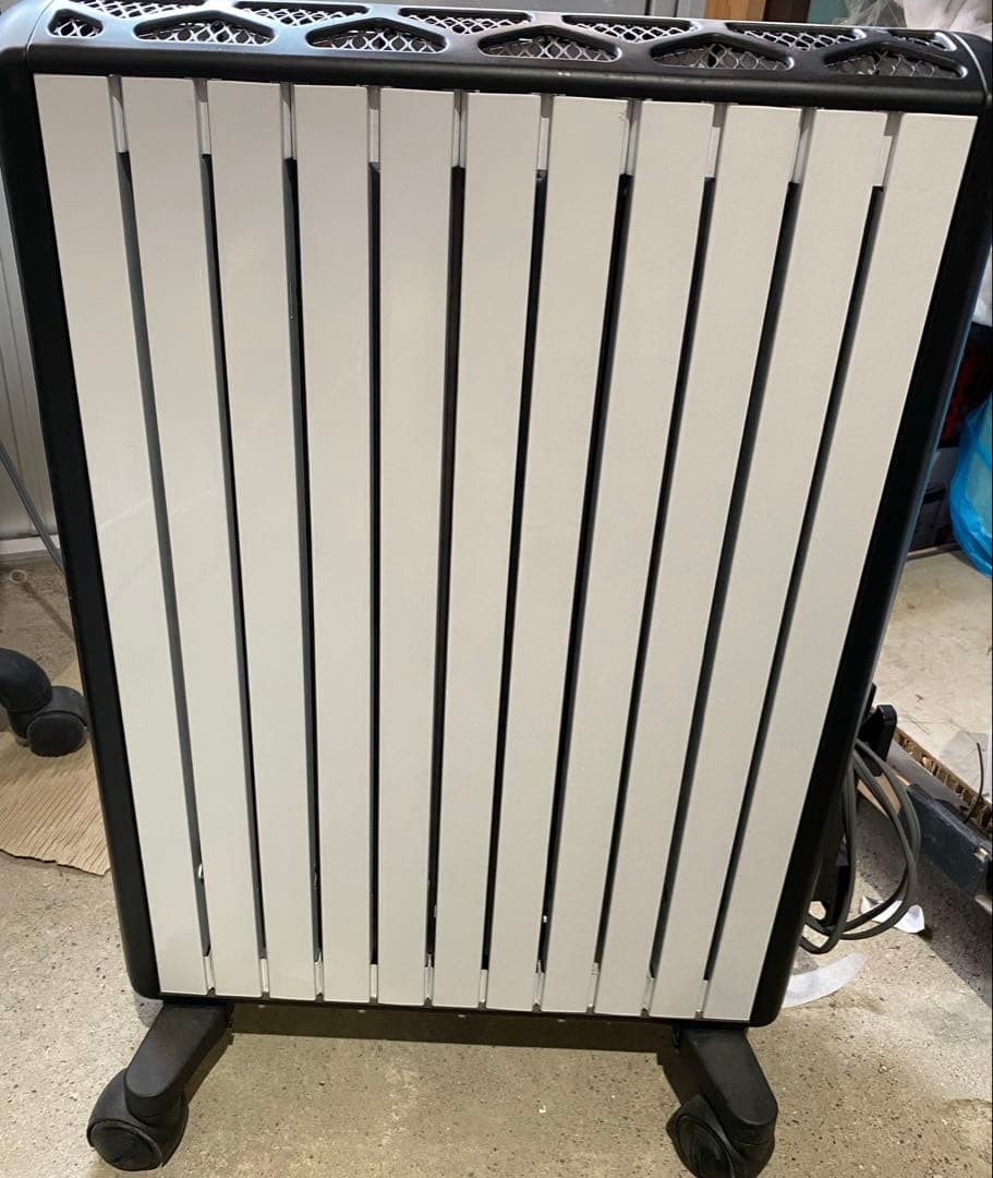 【美品】デロンギ　オイルヒーター スタンド型　MDH15-BK リモコンなし