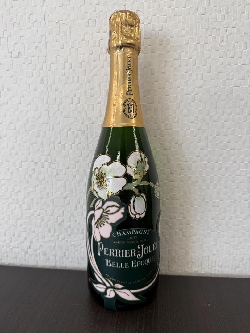 c*1様 未開封 中身有 シャンパン ペリエジュエベルエポック 750ml 光る