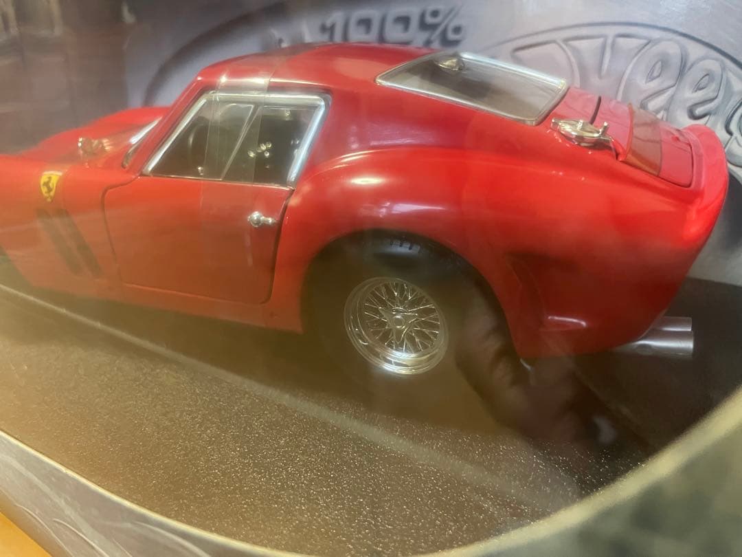 価格変更 1/18 ホットウィール フェラーリ250GTO 未開封品