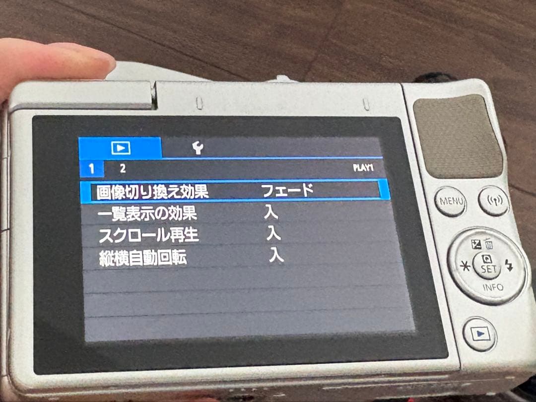 Canon EOS M100 ミラーレスカメラ レンズ2本付き