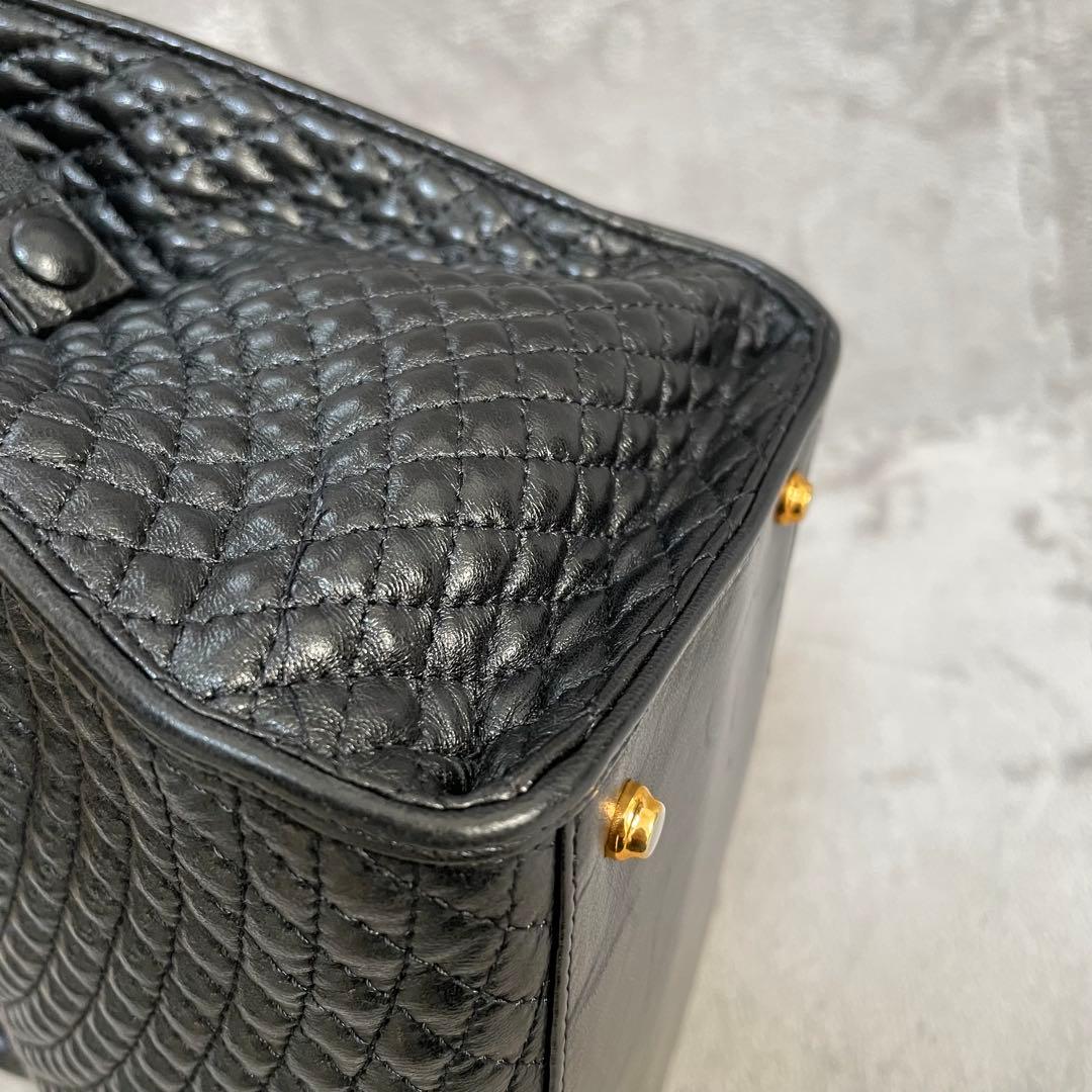 【極美品】BALLY バリー ハンドバッグ キルティング タッセル ロゴ金具 黒