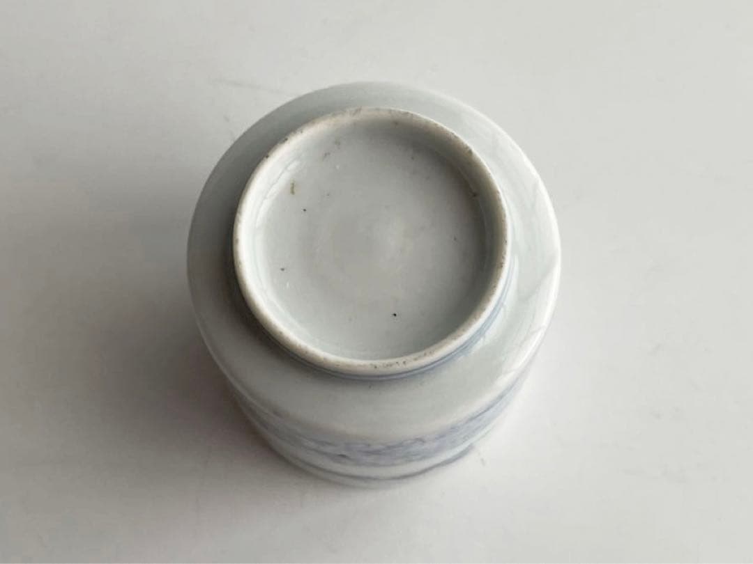 骨董　アンティーク　古伊万里　染付　微塵唐草　松竹梅　覗き猪口　筒盃　酒器　杯