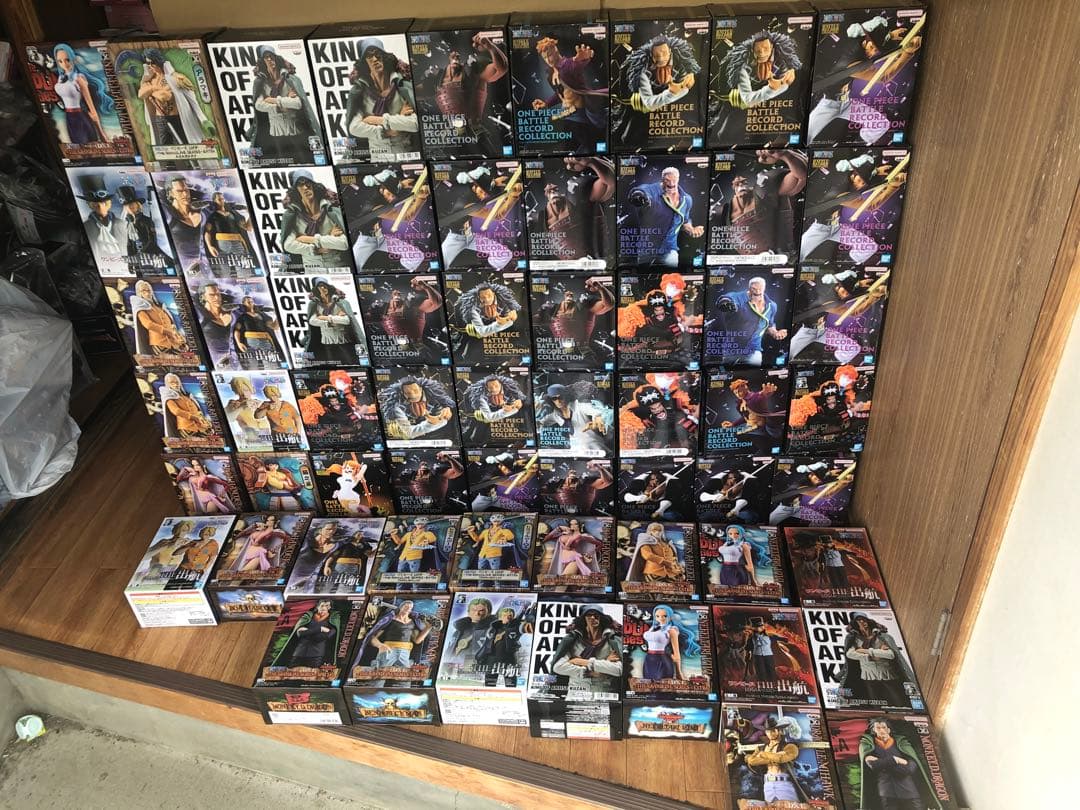 ワンピース　フィギュア　ミホーク　ゾロ　ガープ　ロー　クザン　クロコダイル63個