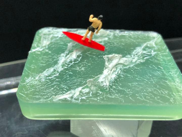 手のひらの波　ジオラマ