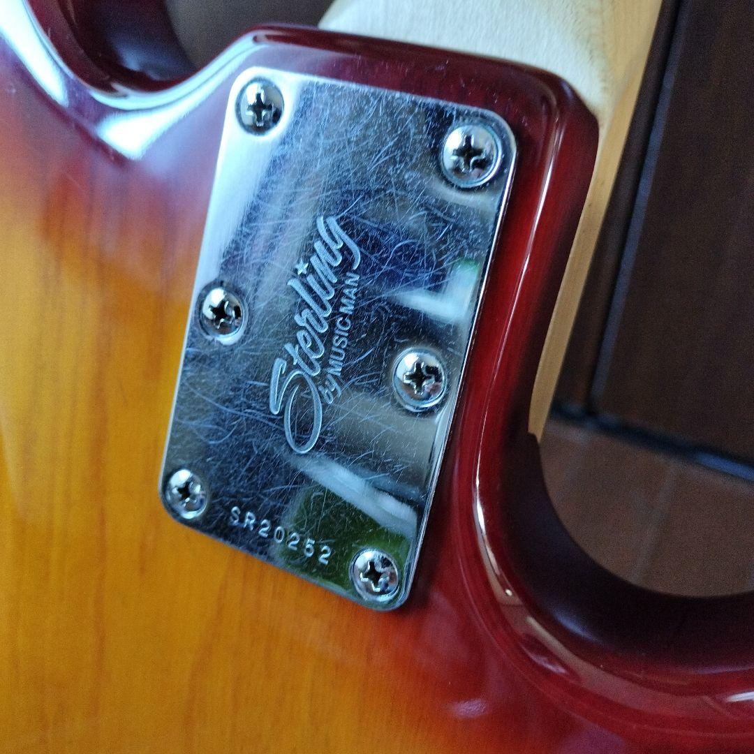 レフトハンド ベース Sterling by MUSIC MAN　RAY34LH