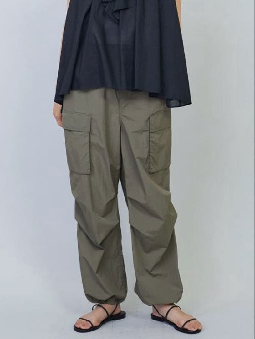 リリー様ご検討中　プルミエアロンディスモン　ナイロンパラシュートパンツ 未使用品