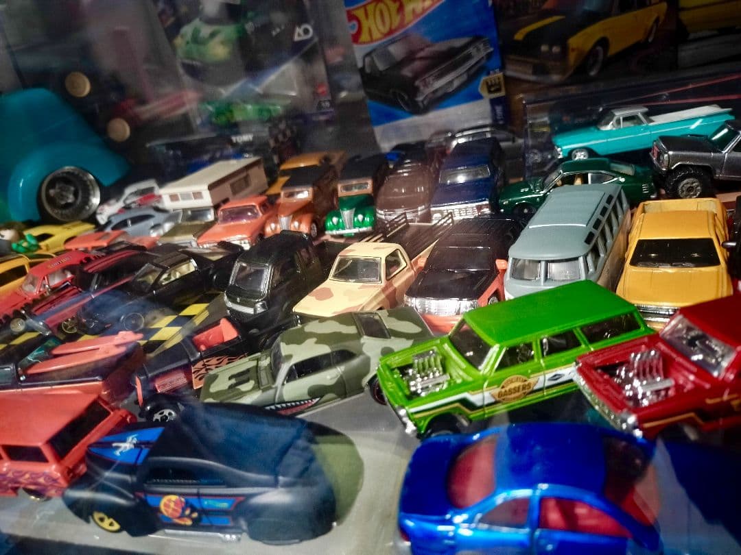 オーダーメイド受付♪ 思い出の愛車をミニカーで完全再現！ レジンジオラマも対応