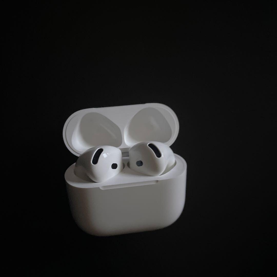 AirPods本体　第4世代