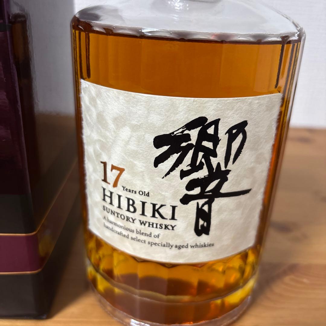 サントリーウイスキー響17年　未開栓　終売品　箱無し