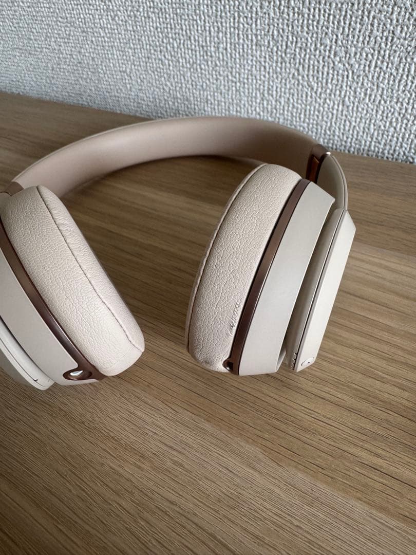 beats solo3 wireless マットゴールド(限定色)