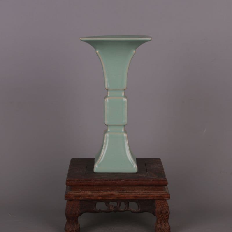 宋汝窯青釉支釘花瓶  景徳鎮 陶磁器 装飾品 現代工芸品 美術品 置物