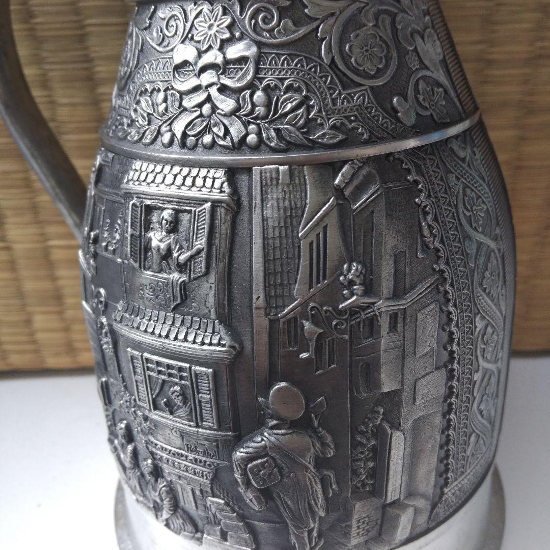 金属製浮彫りピッチャー 中型