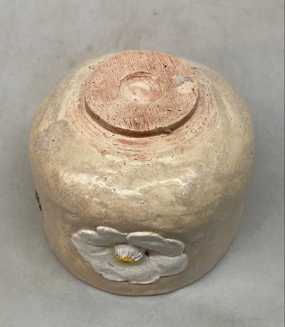 B348s 「水月焼　椿図抹茶茶碗」竹本輝夫作　天神蟹山水彫 伊予松山 茶道具