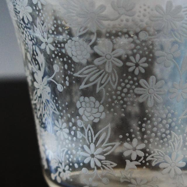 希少!オールドバカラエリザベート花柄エッチングガラス容器 蓋付き