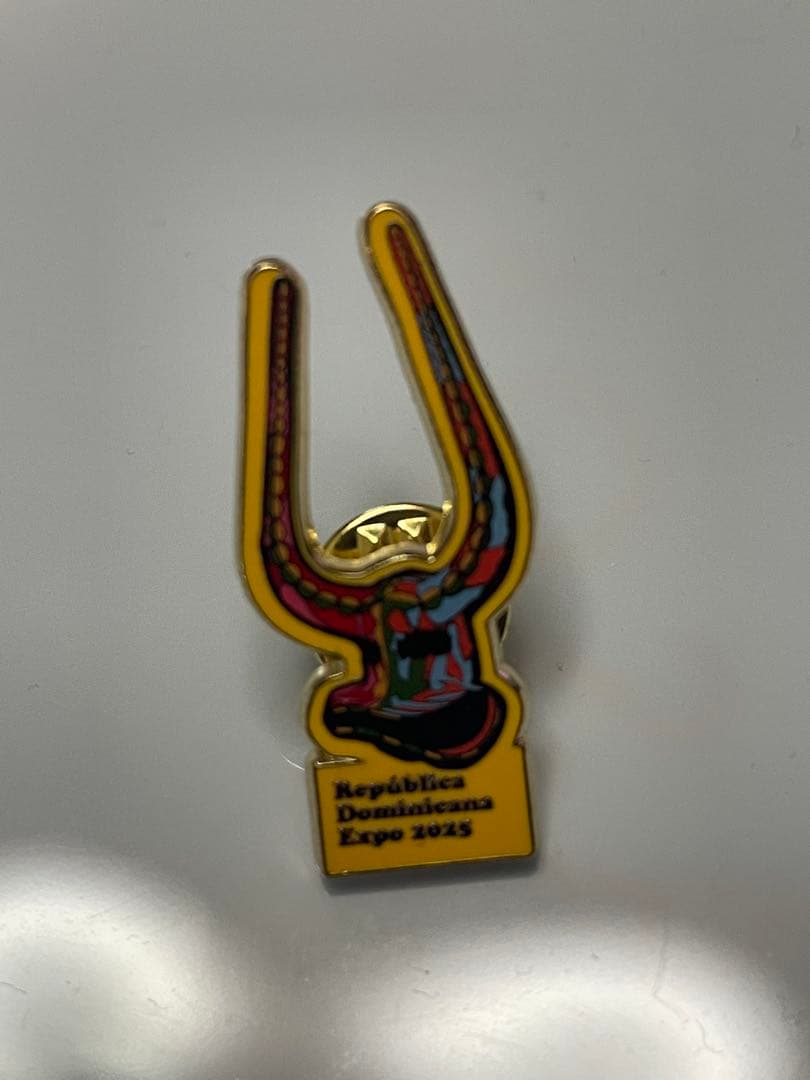 万博 ピンバッジ ドミニカ