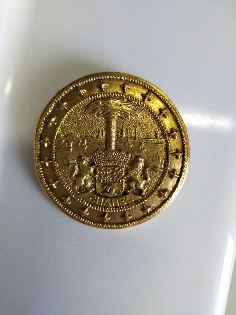 CHANEL パームツリー ライオン ピンバッジ