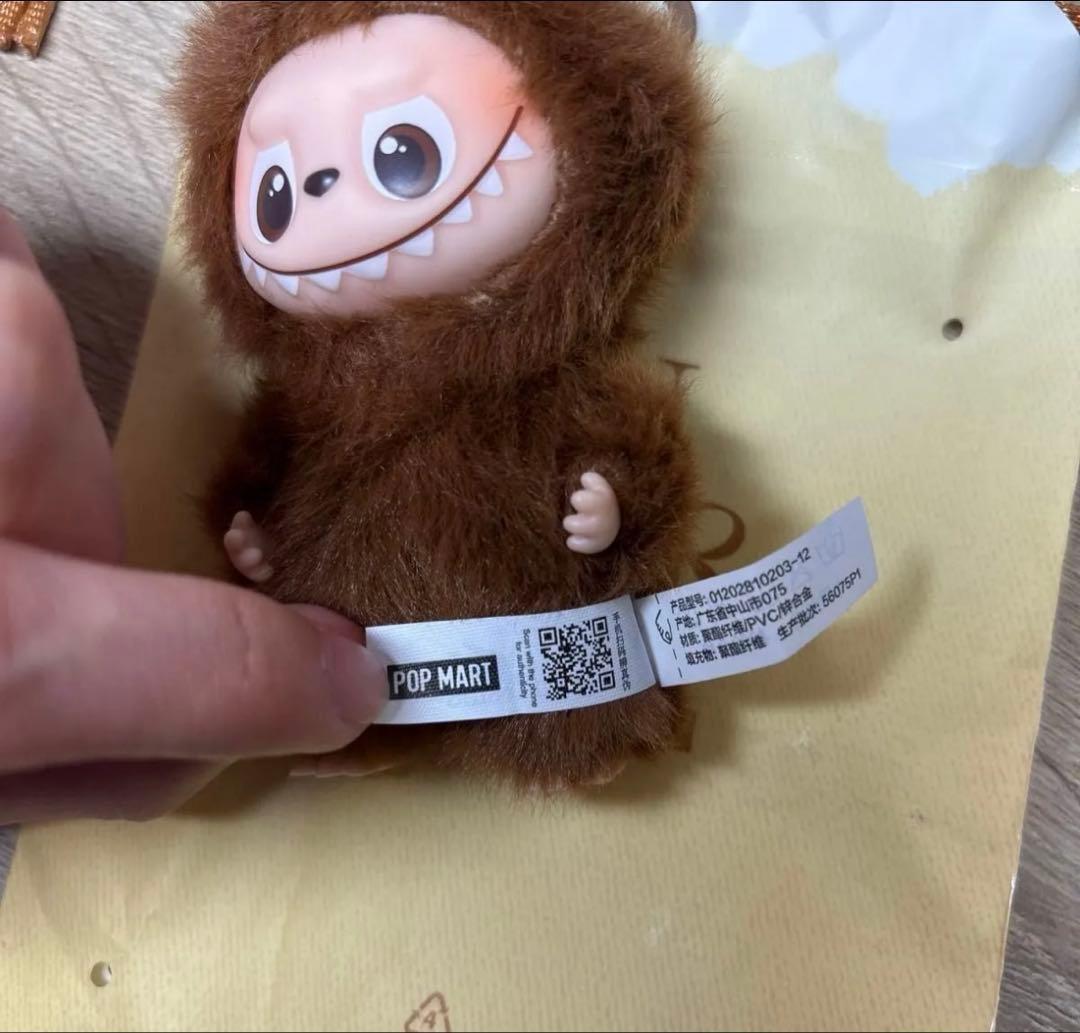 【新品正規品】 コカ・コーラ ラブブ 缶 &ラブブ イニシャル 2個セット