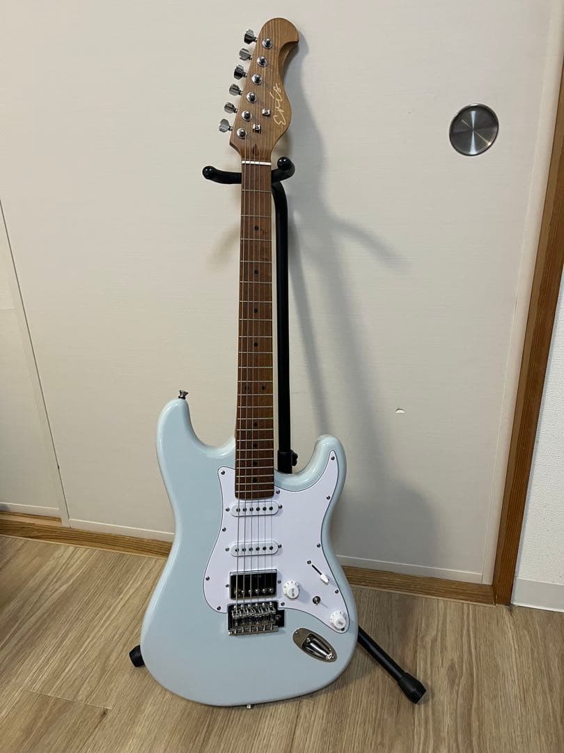 Eris. Nestia airy blue エレキギター