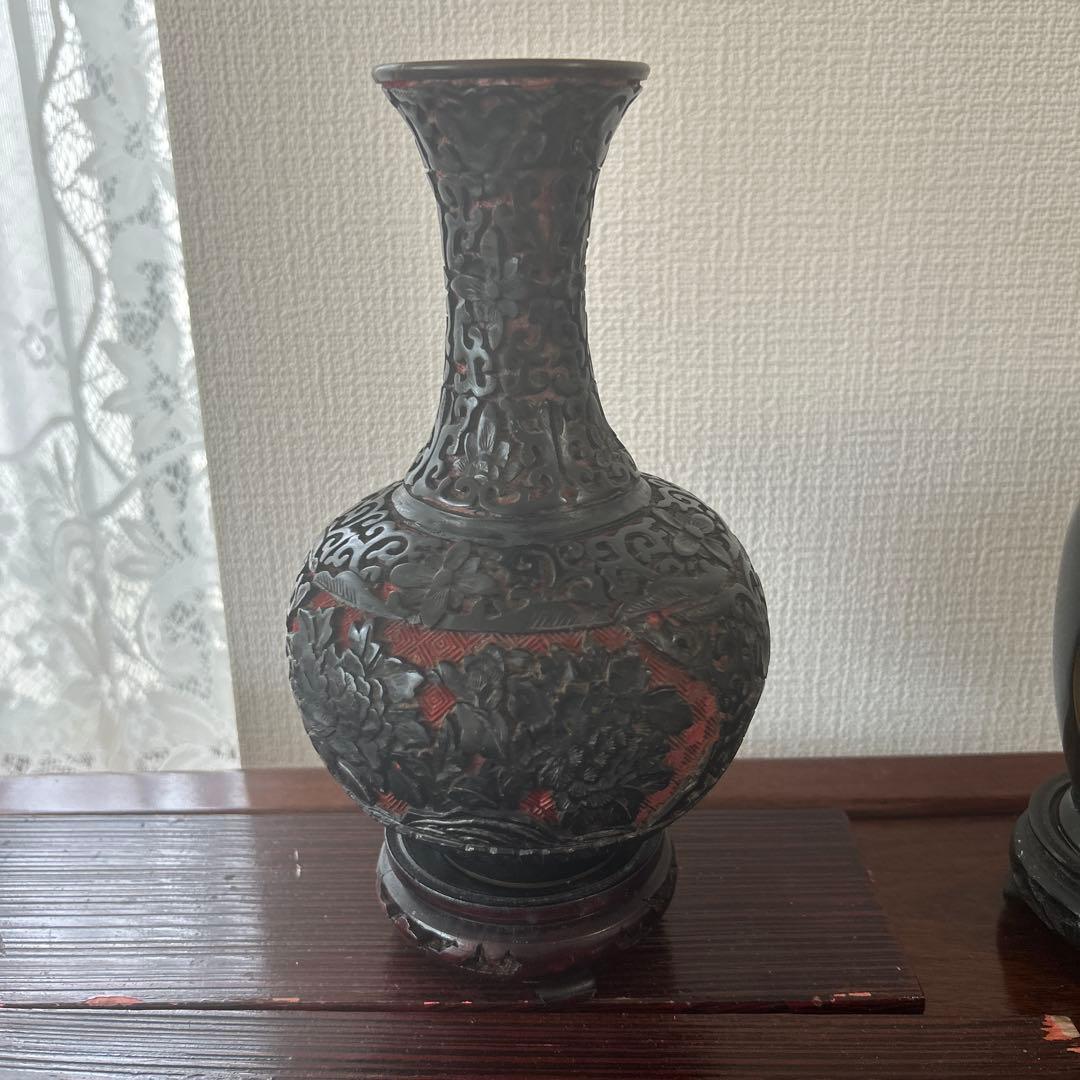 中国古美術 古玩 花瓶 黒堆朱 木製円台付 堆朱