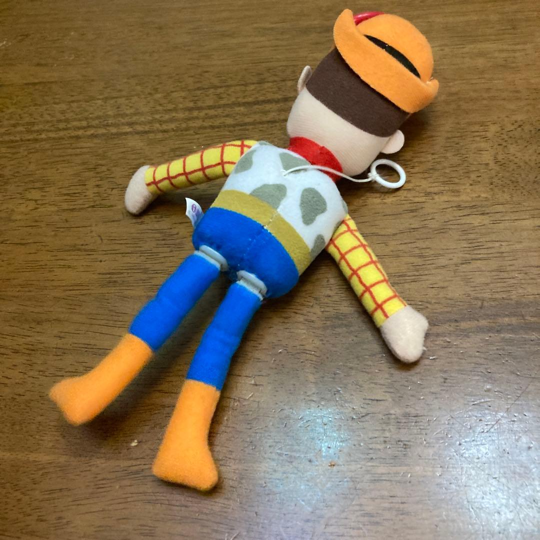 ウッディー　ぬいぐるみ　キーホルダー　足バタバタ　ギミック