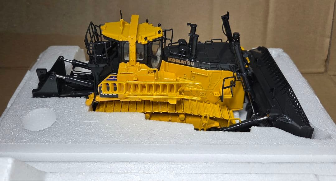 D475A-8 コマツ ブルドーザー 1/50 ファーストギア 建機 模型