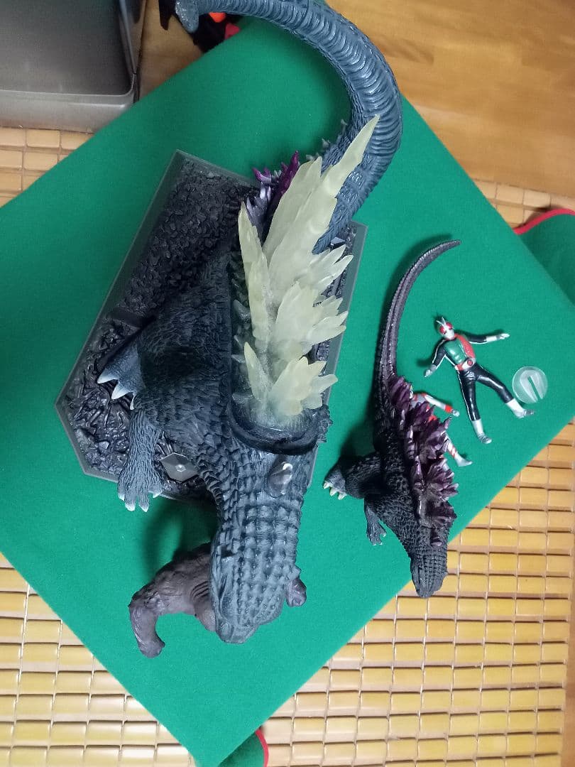 ゴジラ2体・キングコング・ウルトラマン、仮面ライダー フィギュアセット美品