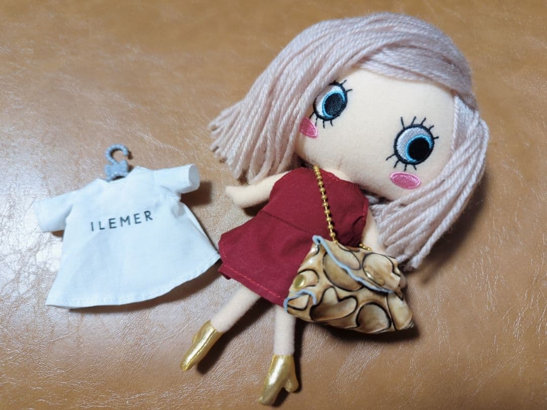 ILEMER ぬいぐるみ 赤いドレス