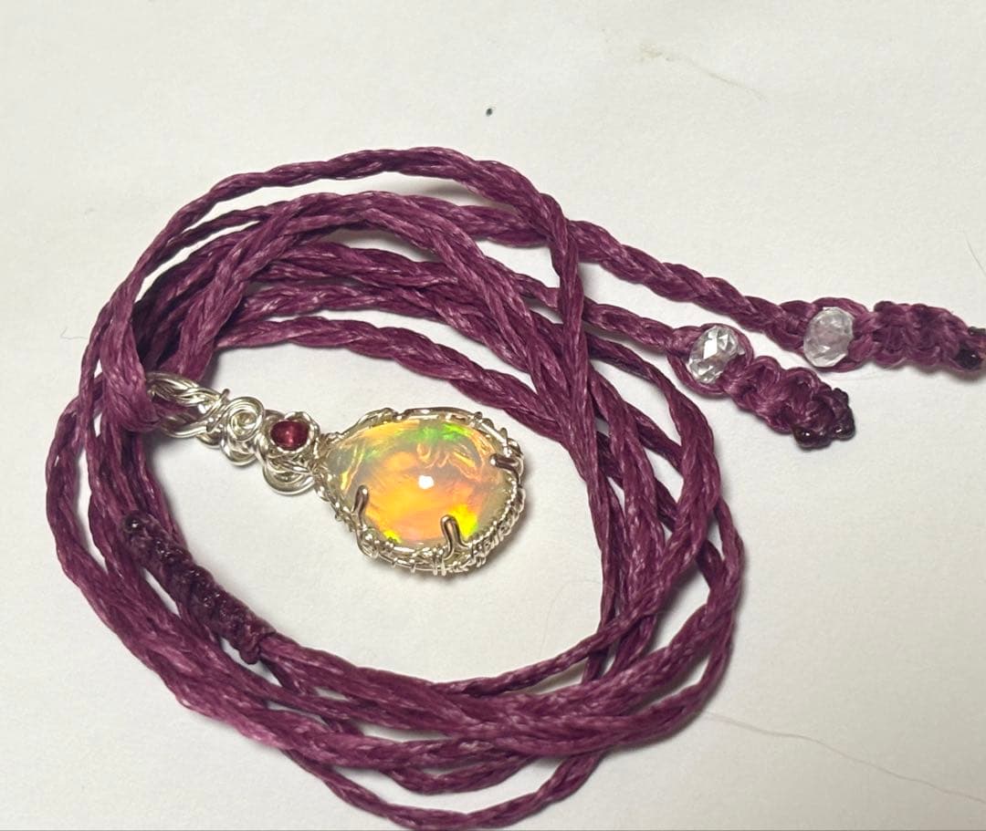 マーシャです。エチオピアオパールペンダント