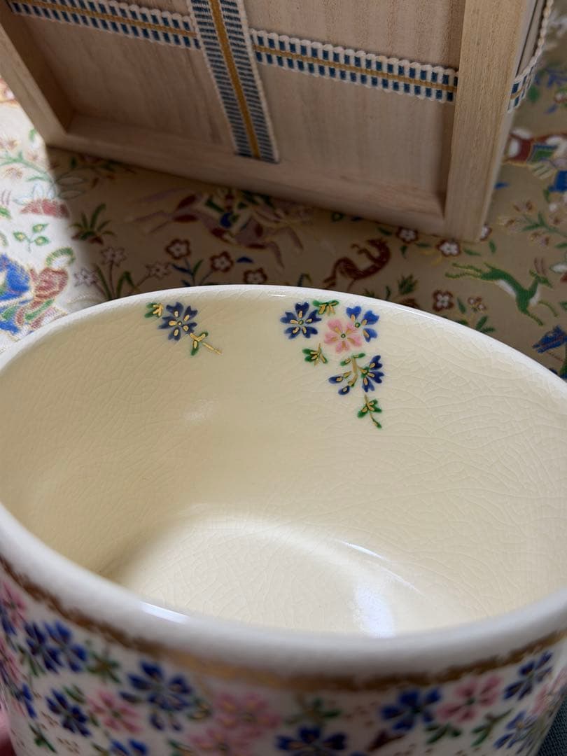 京薩摩 色絵桜茶碗 山本五六 秀逸作 共箱 共布