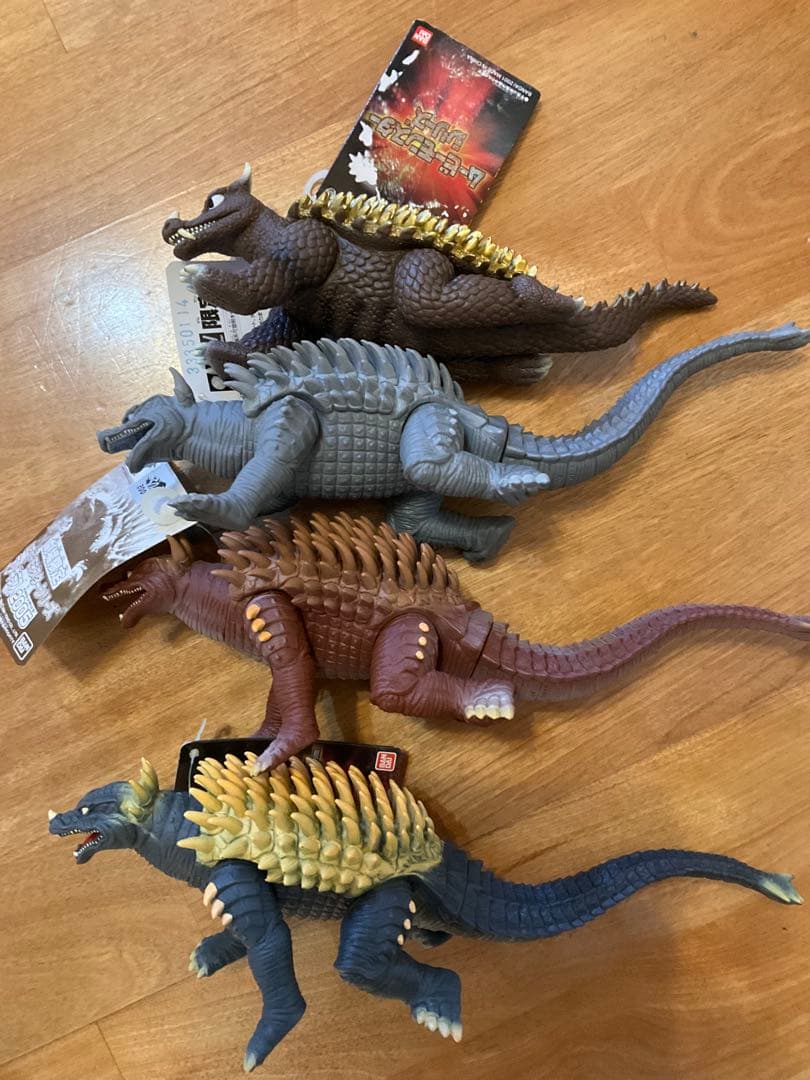 アンギラス　4タイプ　タグ付き　ゴジラ　バンダイ